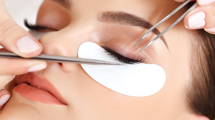 Five Lash Extension Warnings That Aren’t Worth The Worry Five Lash Extension Warnings That Aren’t Worth The Worry