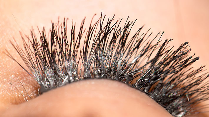 Are DIY Lash Extensions a Good Idea?