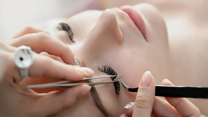 Seven Questions to Determine Whether Eyelash Extensions Are Right for You Seven Questions to Determine Whether Eyelash Extensions Are Right for You