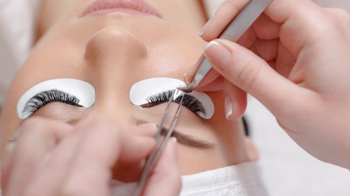 Should You Be Afraid of Eyelash Extensions? (No – No, You Shouldn’t!) Should You Be Afraid of Eyelash Extensions? (No – No, You Shouldn’t!)