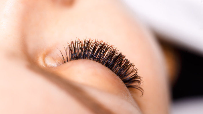 The Right Lash Look: Natural or Glam?