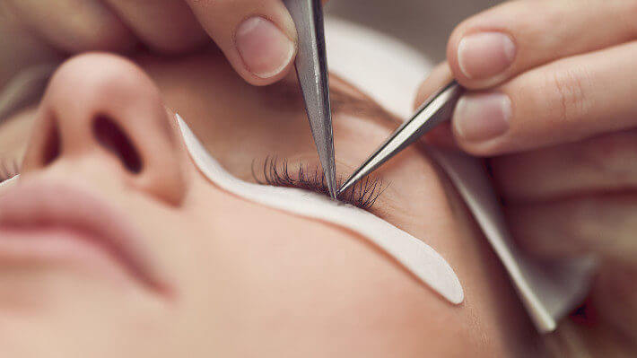 With Eyelash Extensions, Training Makes All the Difference in the World